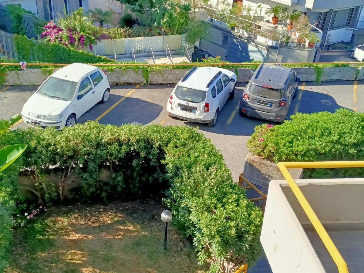 Venusilia Apartment - Free Parking Aci Castello Extérieur photo